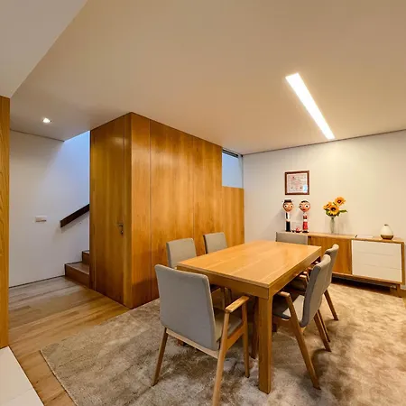 Casa Do Trigo - With Garage In The Center *