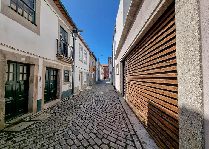 Casa Do Trigo - With Garage In The Center